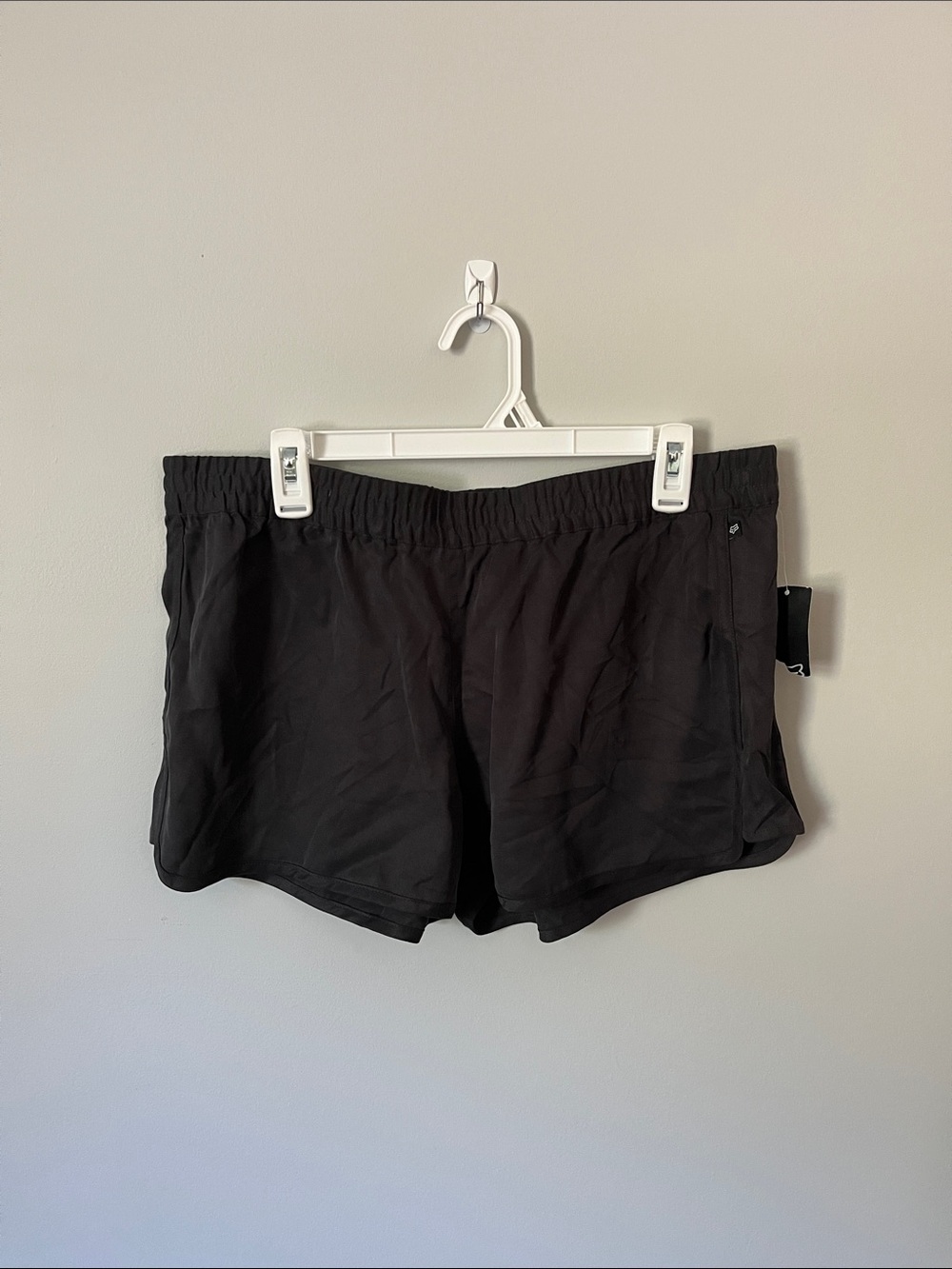Fox racing back in the saddle shorts size large
